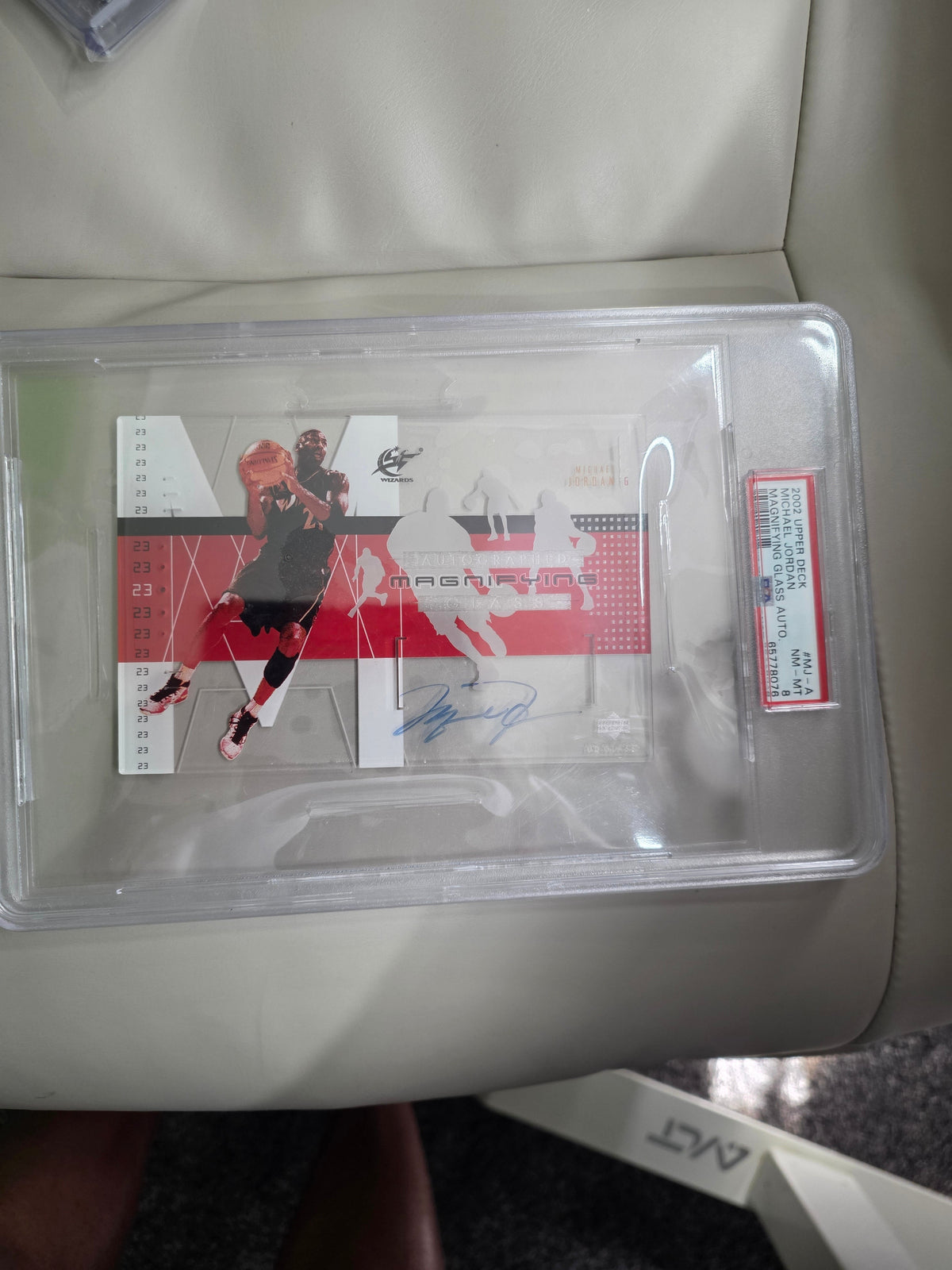 2002 Upper Deck Glass Magnifying Glass Autographs Michael Jordan #MJ-A Auto PSA